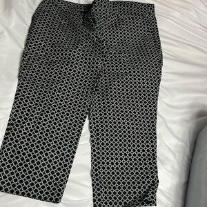 Hilary Radley Capri Black Pants with Design, Size 16, Slit Legs